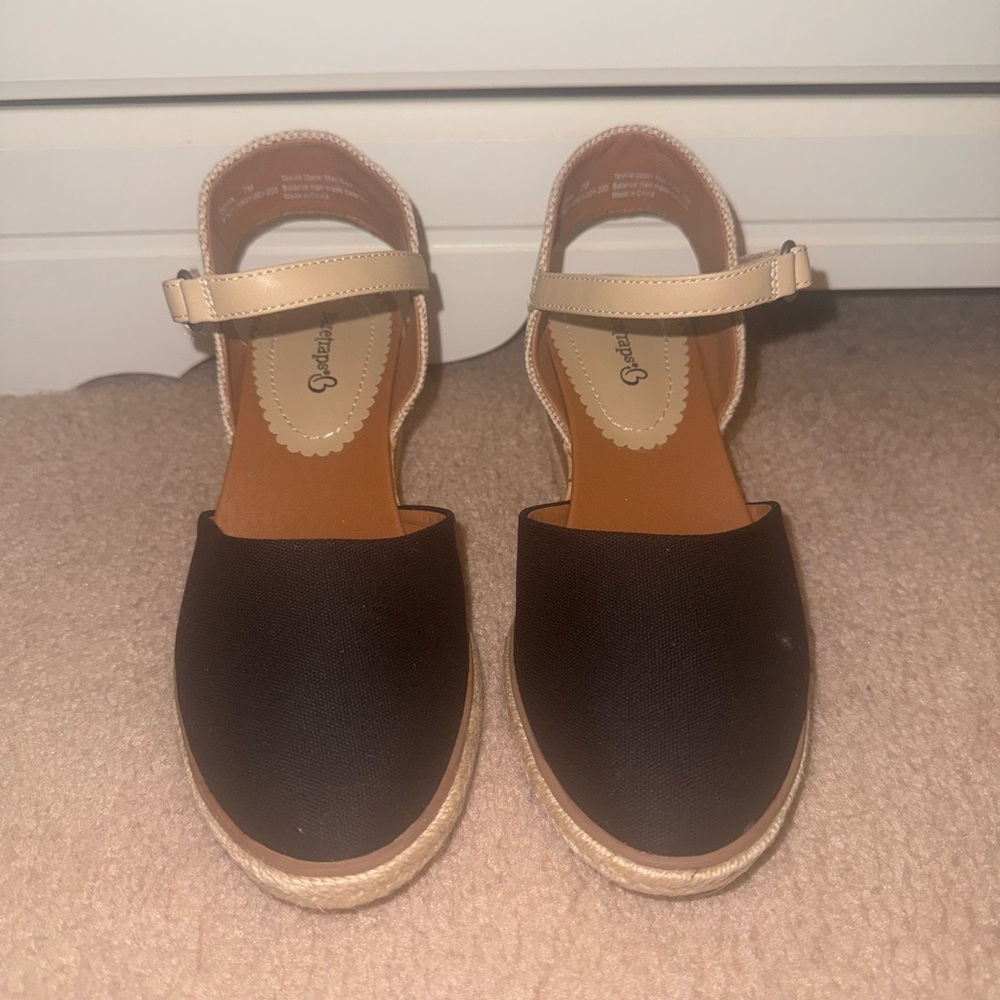 BareTraps Black and Tan Espadrilles Slip-On Comfort